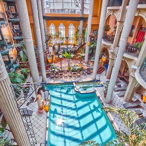 Hotel Plaza Quebec Par Jaro